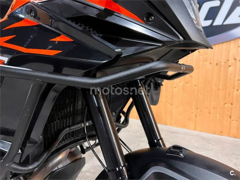 KTM 1090 Adventure – Vista 26