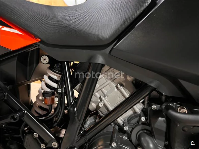 KTM 1090 Adventure – Vista 44