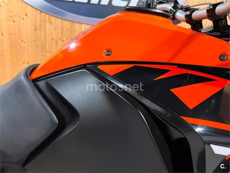 KTM 1090 Adventure – Vista 45