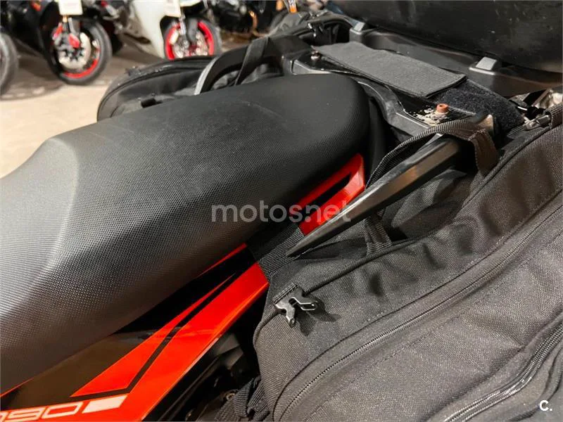 KTM 1090 Adventure – Vista 76