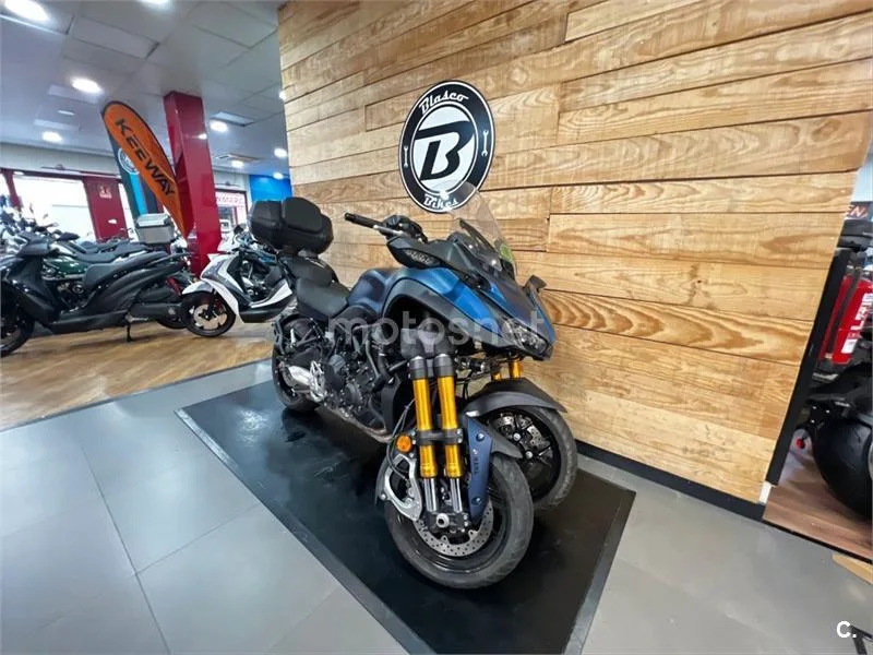 Yamaha Niken – Vista 3