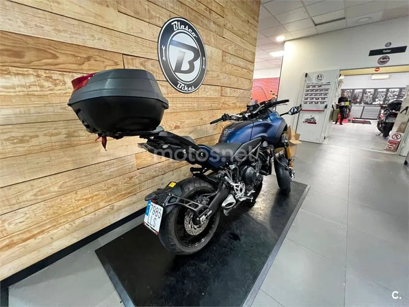 Yamaha Niken – Vista 4