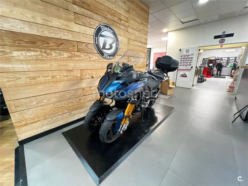 Yamaha Niken – Vista 6