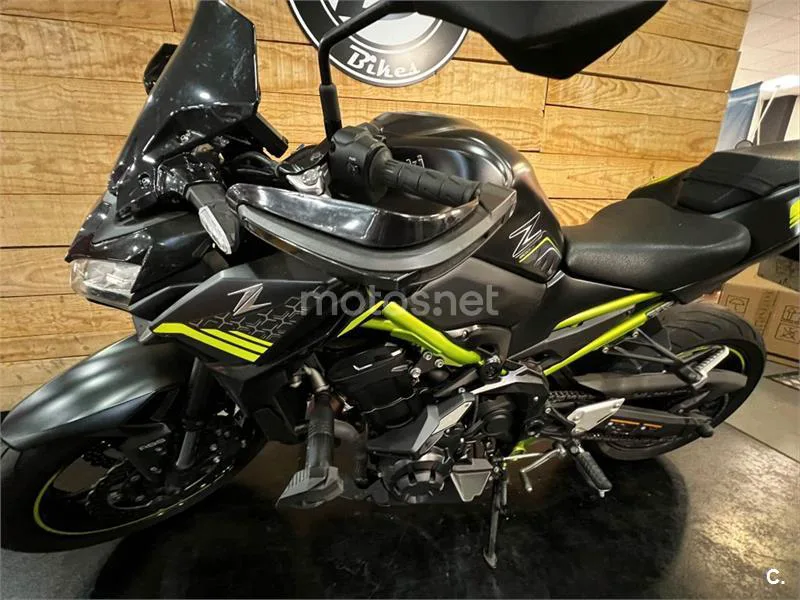 Kawasaki Z900 – Vista 18