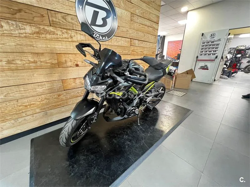 Kawasaki Z900 – Vista 21