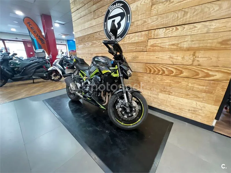 Kawasaki Z900 – Vista 4