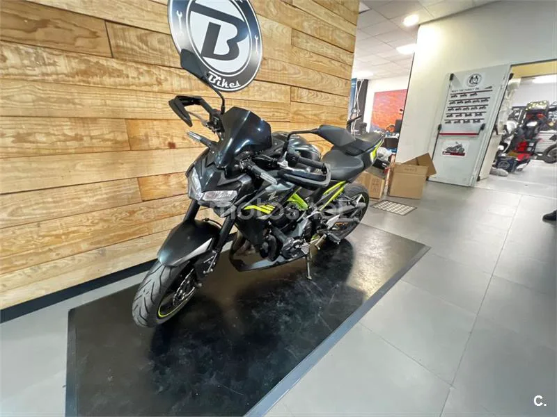 Kawasaki Z900 – Vista 7