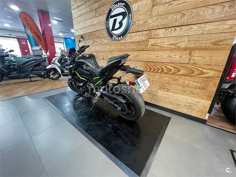 Kawasaki Z900 – Vista 8