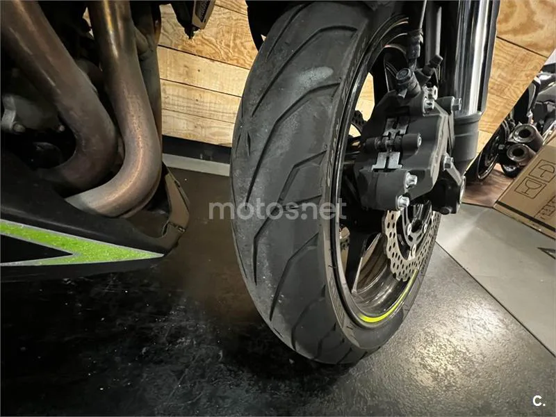 Kawasaki Z900 – Vista 9