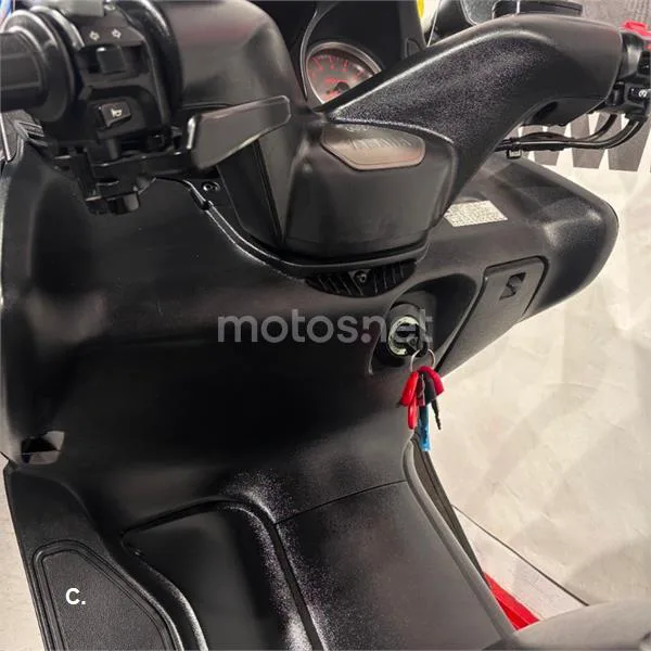 Yamaha TMAX 500 – Vista 14