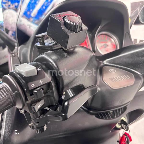 Yamaha TMAX 500 – Vista 18