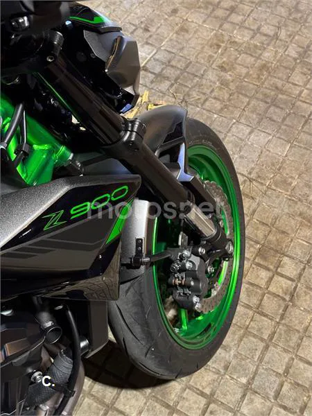 Kawasaki Z 900 – Vista 3