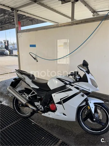 Daelim Roadwin 125R Fi – Vista 7