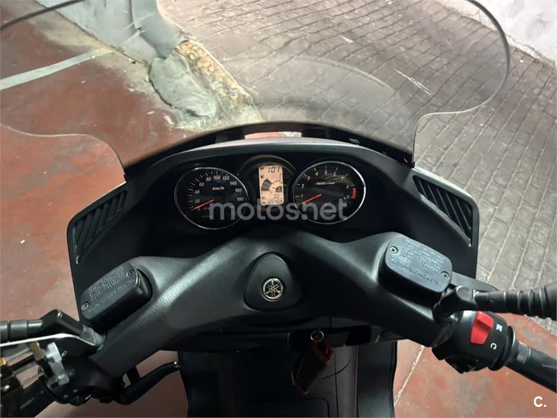 Yamaha YP Majesty 400 – Vista 4