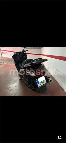 Yamaha YP Majesty 400 – Vista 5