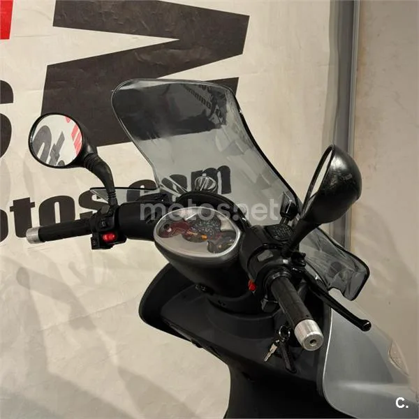 Yamaha Majesty 125 – Vista 8