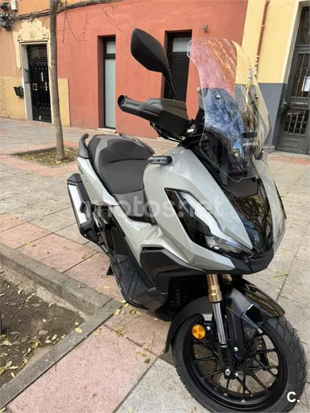 Honda ADV 350 – Vista 2