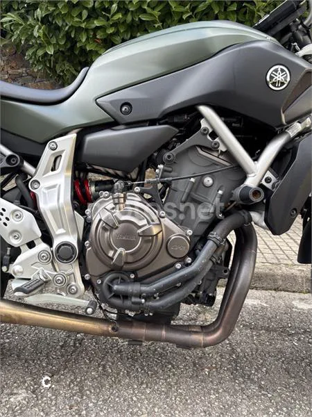 Yamaha MT-07 – Vista 15
