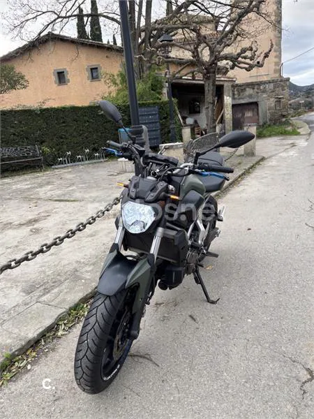 Yamaha MT-07 – Vista 8