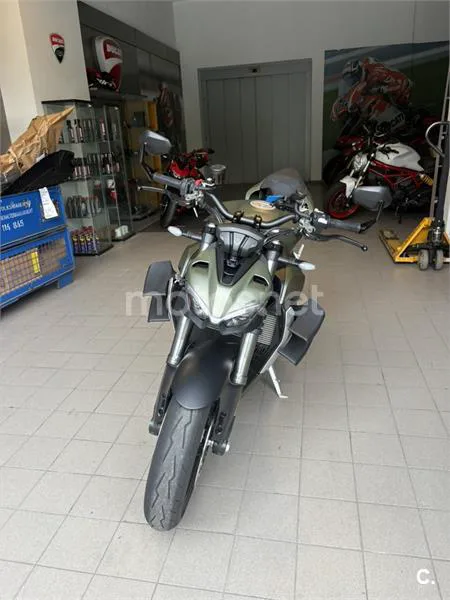 Ducati Streetfighter V2 – Vista 3