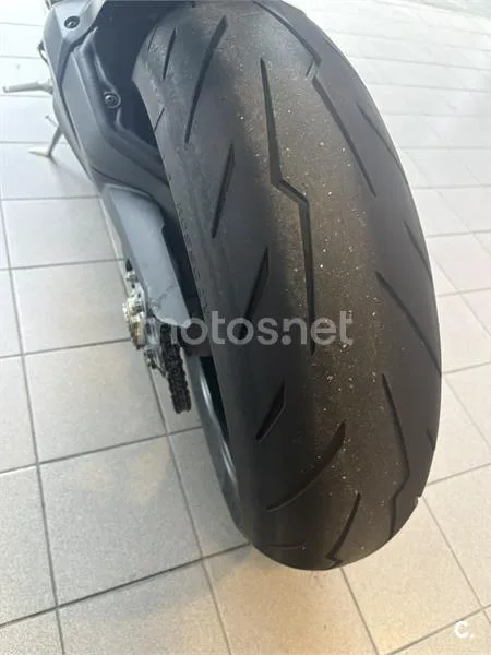 Ducati Streetfighter V2 – Vista 7