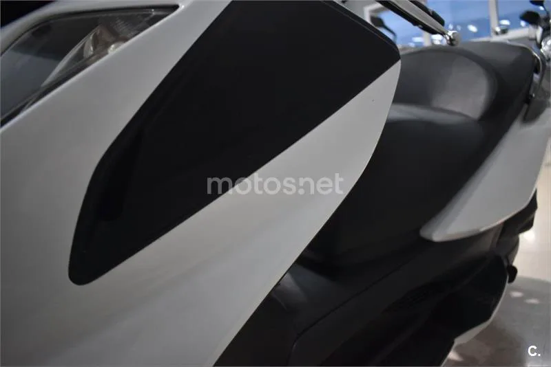 Kymco Super Dink 125 – Vista 8