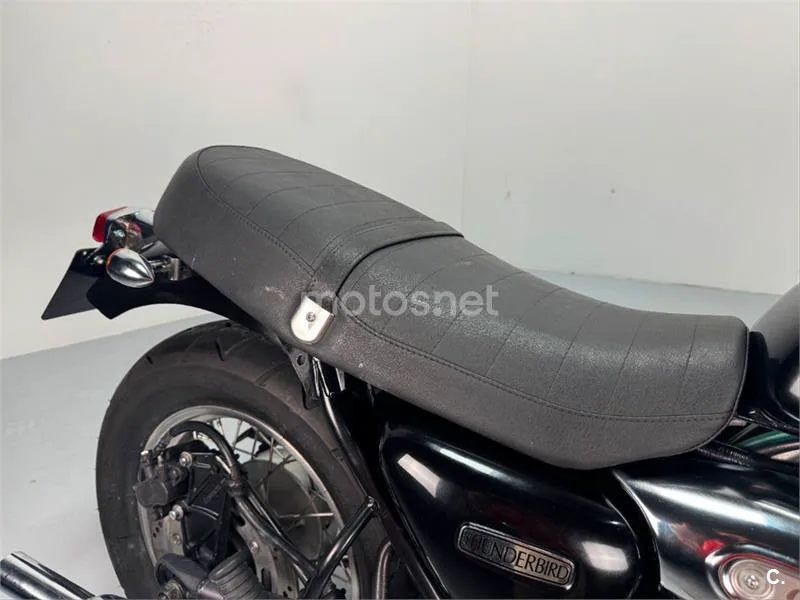 Triumph Thunderbird 900 – Vista 12