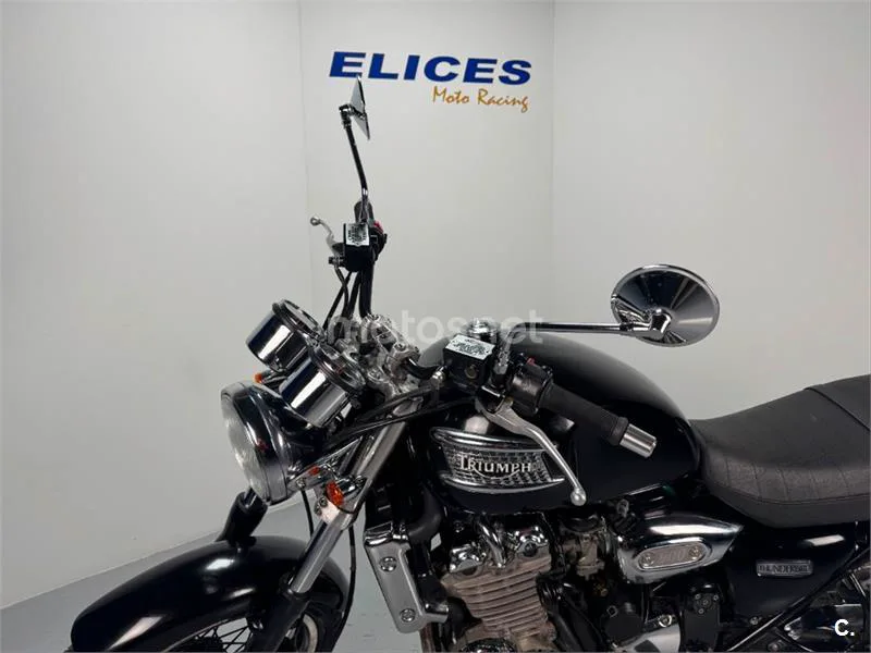 Triumph Thunderbird 900 – Vista 4