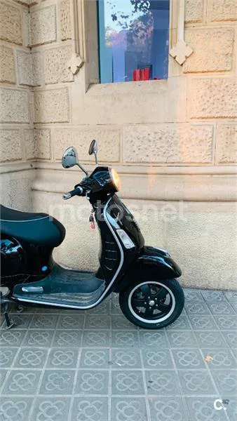 Vespa GTS Super 125 – Vista 7