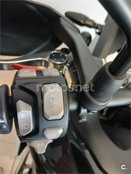 Triumph Tiger 900 - Vista 5