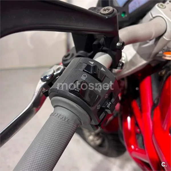 Ducati Monster 796 – Vista 12