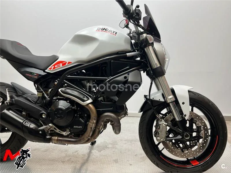 Ducati Monster 797 – Vista 3