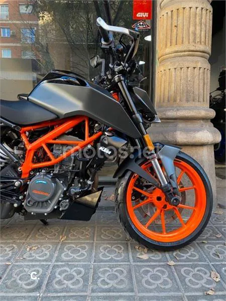 KTM 125 – Vista 8
