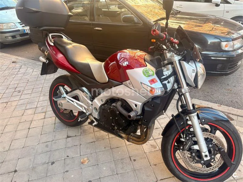 Suzuki GSR 600 – Vista 2