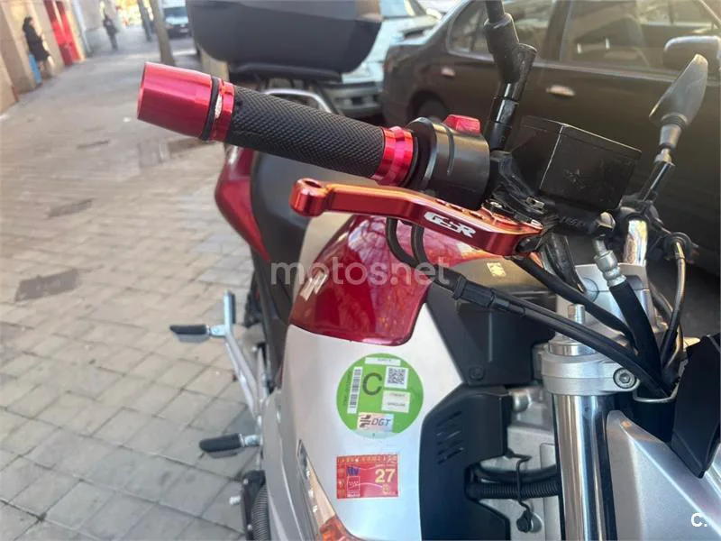 Suzuki GSR 600 – Vista 6