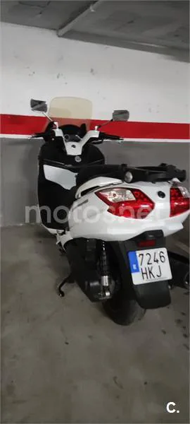 SYM Maxsym 400 – Vista 3