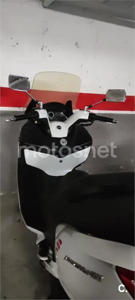 SYM Maxsym 400 – Vista 6