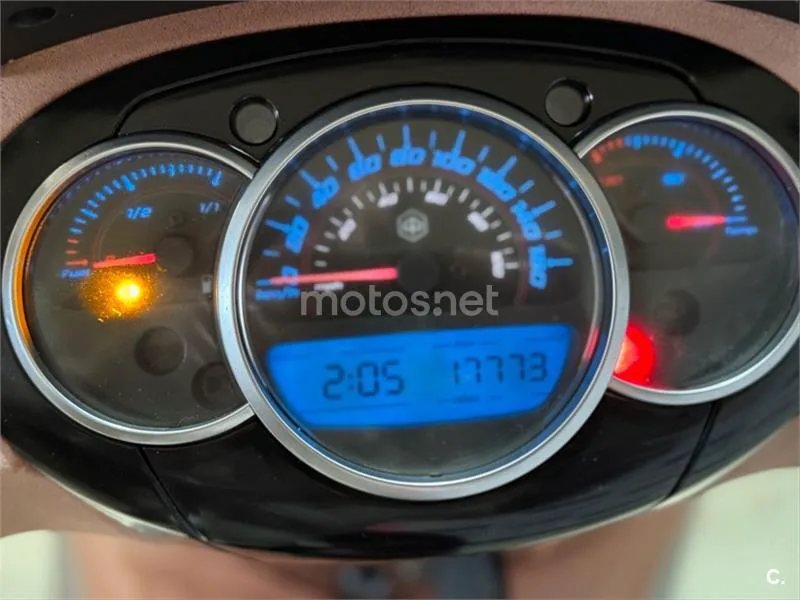 Piaggio Beverly Sport Touring 350 – Vista 3
