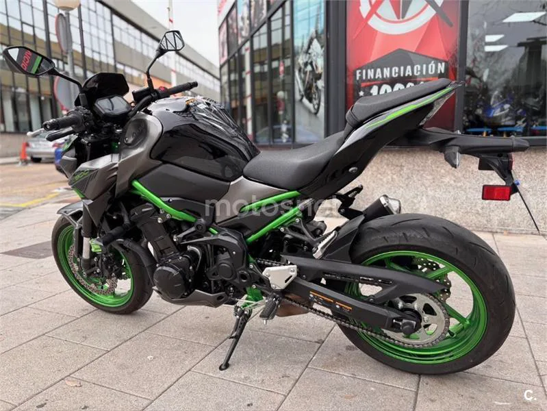 Kawasaki Z900 – Vista 11