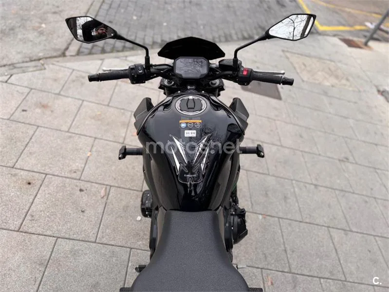 Kawasaki Z900 – Vista 12