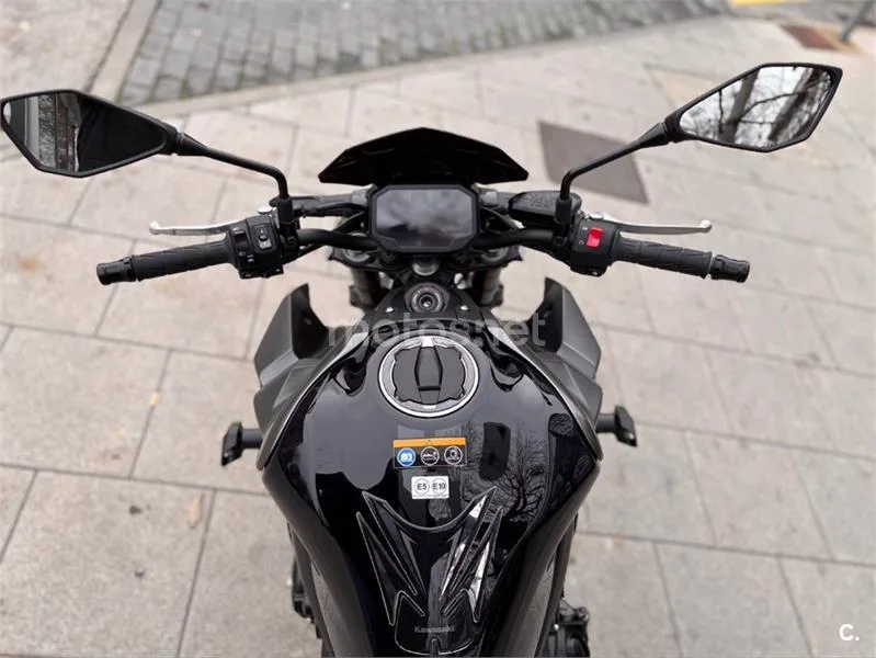 Kawasaki Z900 – Vista 13