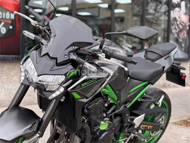 Kawasaki Z900 – Vista 18