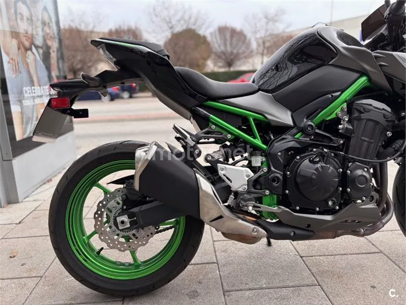 Kawasaki Z900 – Vista 9