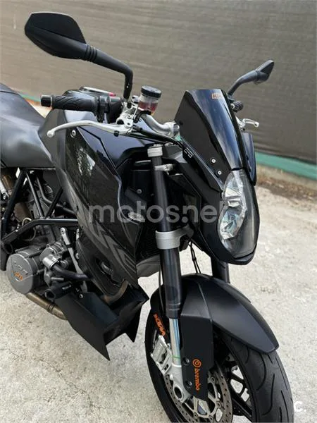 KTM 990 SUPER DUKE – Vista 2