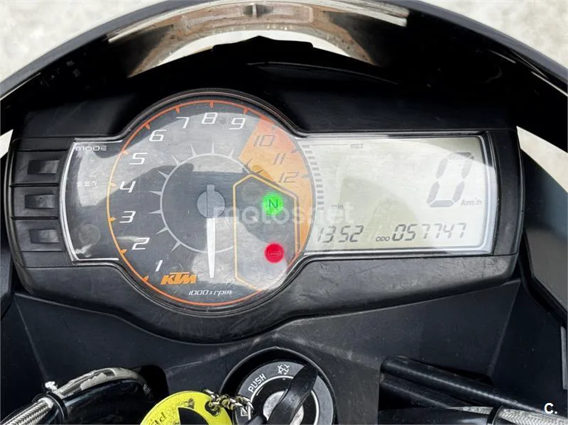 KTM 990 SUPER DUKE – Vista 4