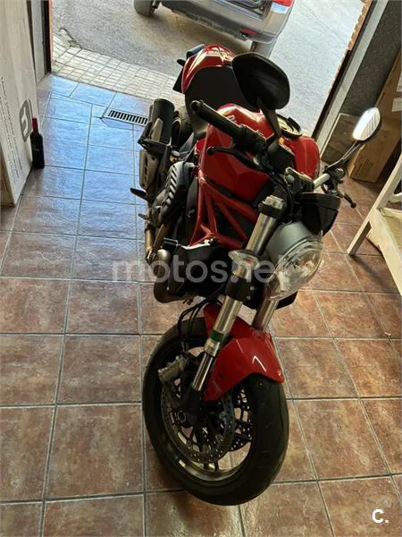 Ducati Monster 821 – Vista 2