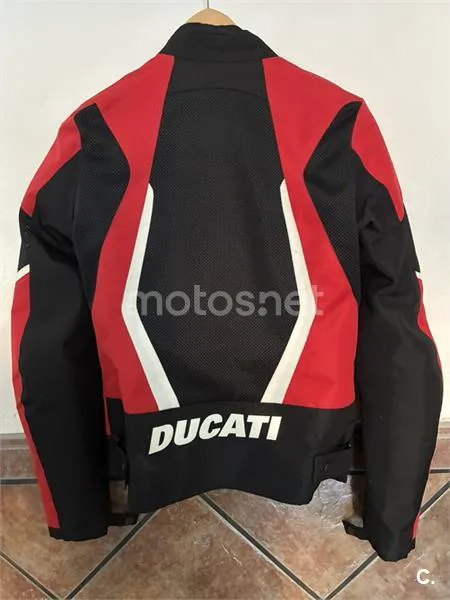 Ducati Monster 821 – Vista 17