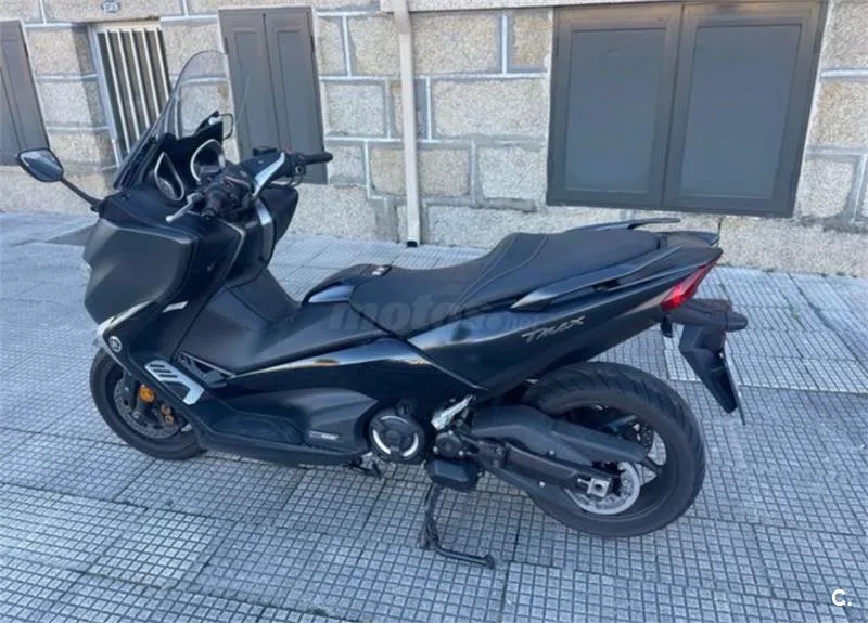 Yamaha TMAX – Vista 2
