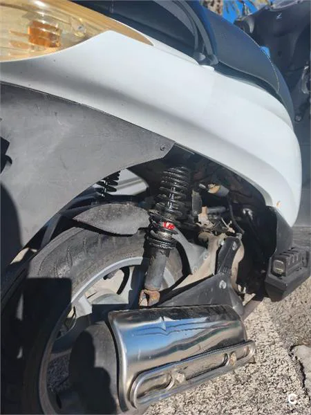 Honda NES 125 – Vista 4