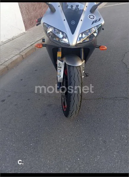 Yamaha R1 – Vista 7